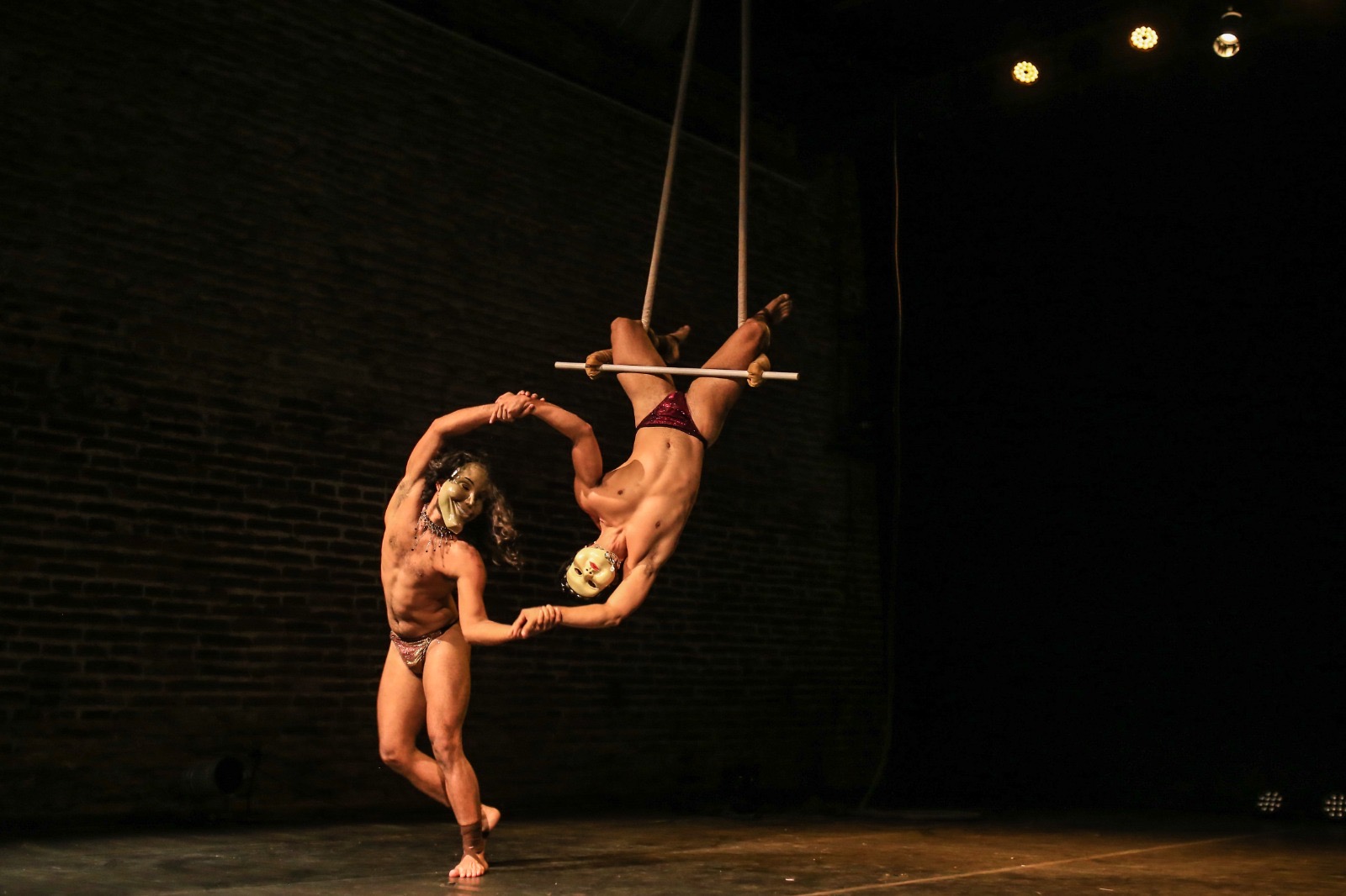 Cia Devir traz a João Pessoa o espetáculo “Nove Tentativas de Não Sucumbir