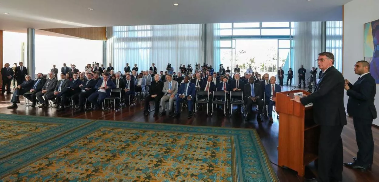 Bolsonaro na embaixada