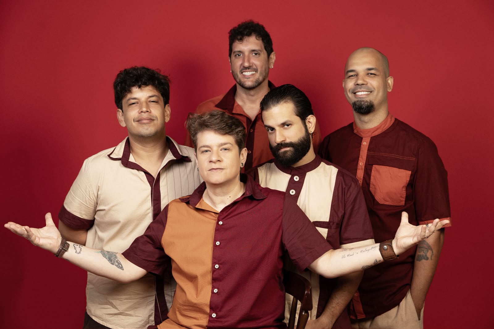 Val Donato celebra 20 anos de carreira com noite de dois shows na Vila do Porto